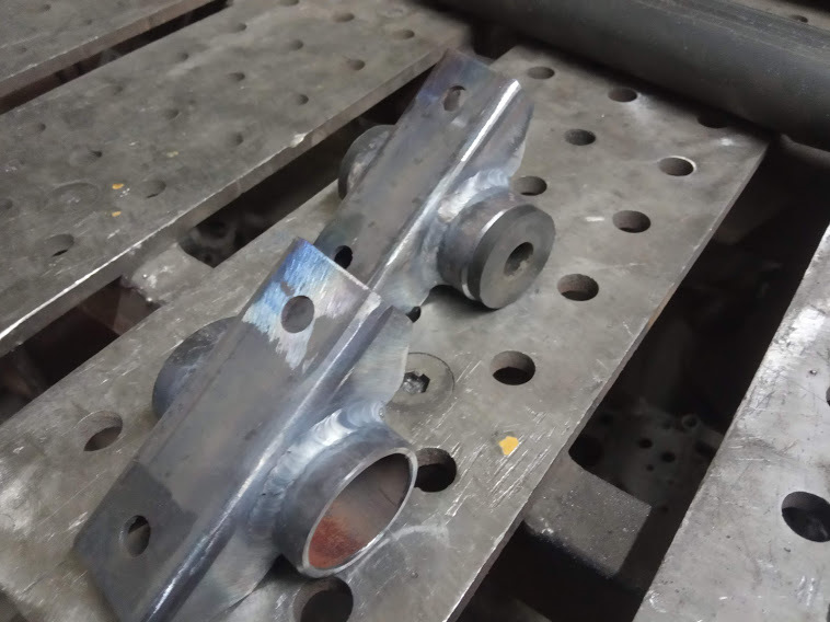 Ремонт креплений рессор и переход на рессорные втулки от Волги ...