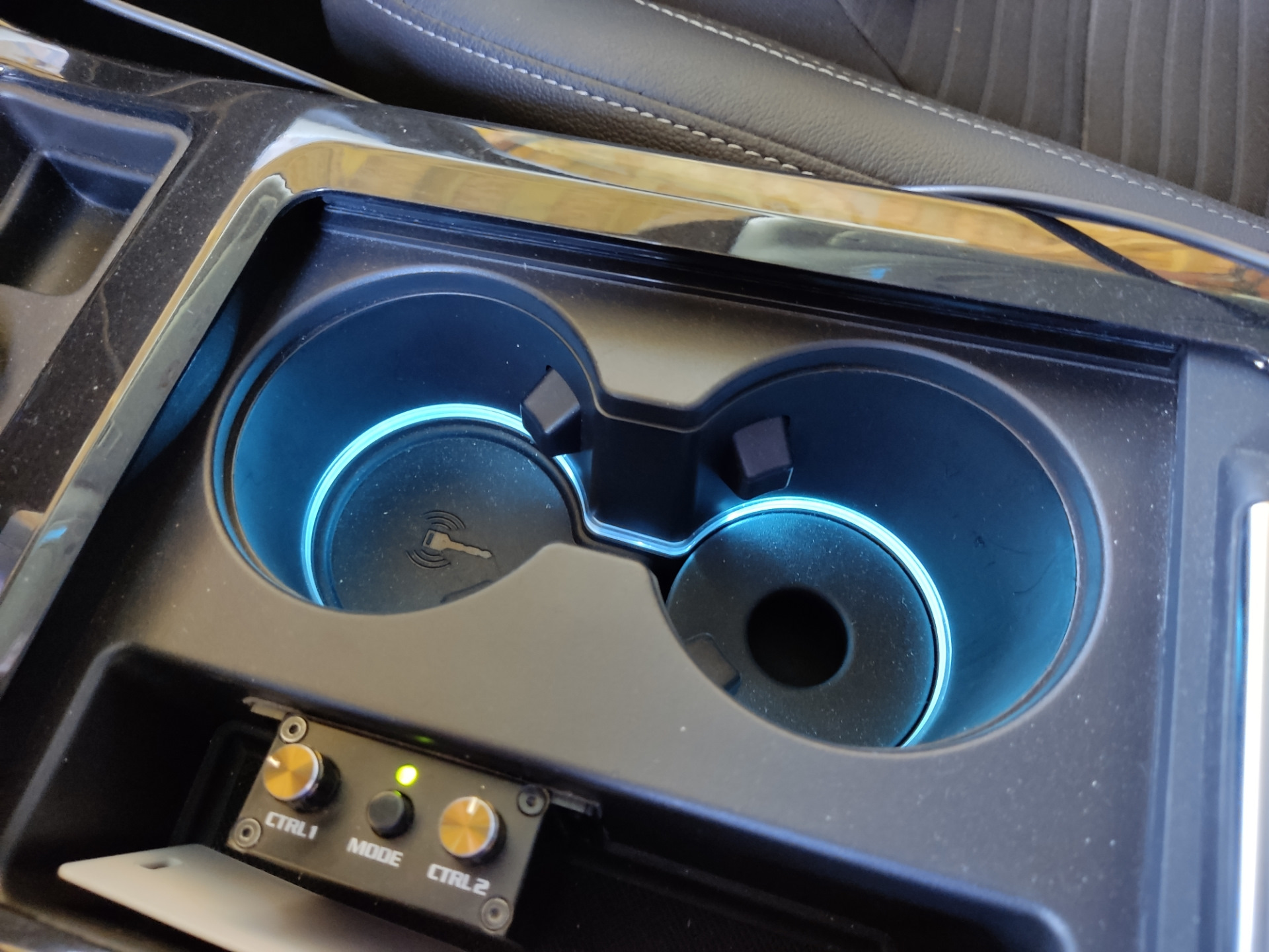 Ambient light — Ford Kuga (2G), 2,5 л, 2018 года аксессуары DRIVE2