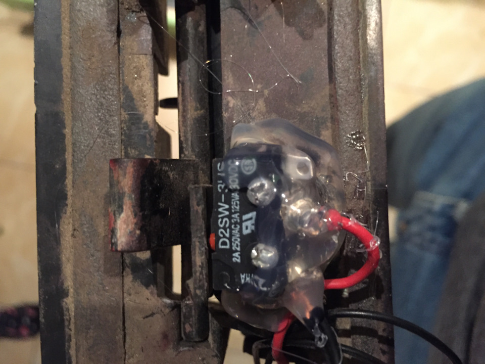 Кнопка + лампочки подсветки номера — FIAT Stilo, 1,9 л, 2002 года ...