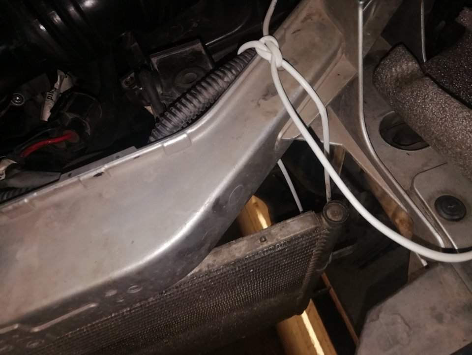 Замена радиатора — Ford Focus Hatchback II, 1,6 л, 2006 года | поломка ...