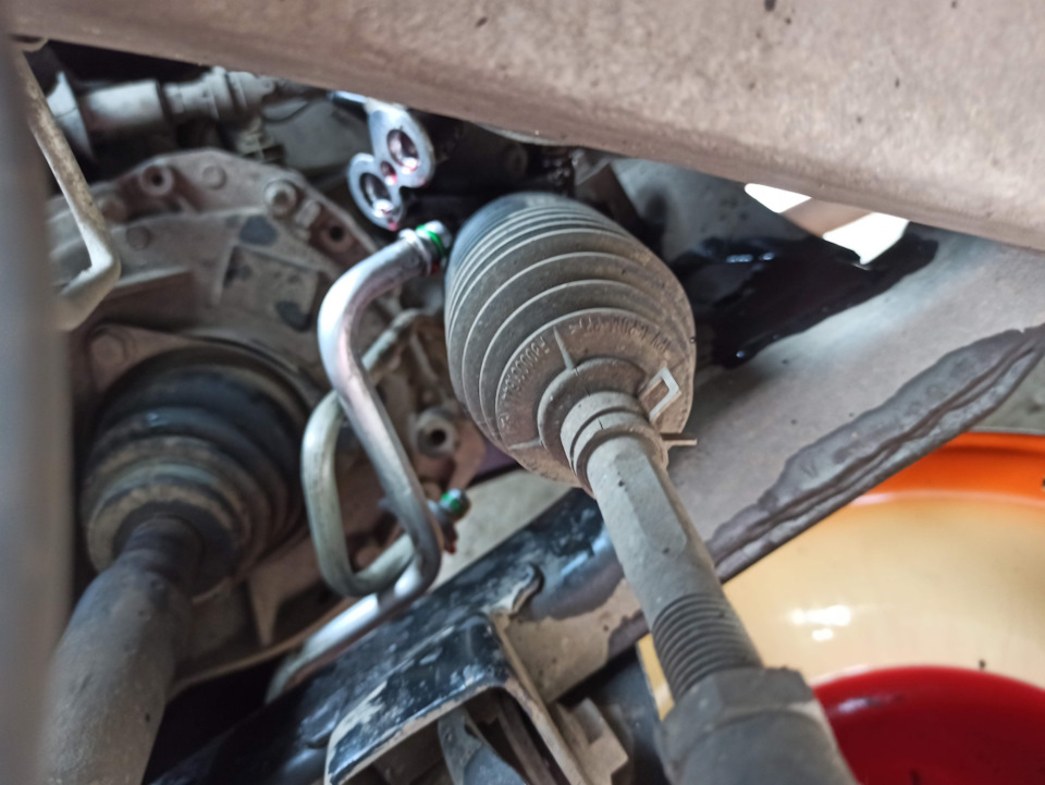 Треснула трубка ГУРа — Renault Logan (2G), 1,6 л, 2017 года | поломка ...