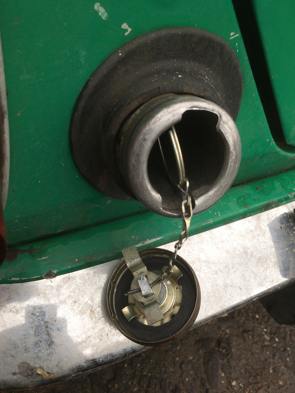 Крышка заливной горловины под ключ на азлк 2137 часть2 — Москвич 2137 ...