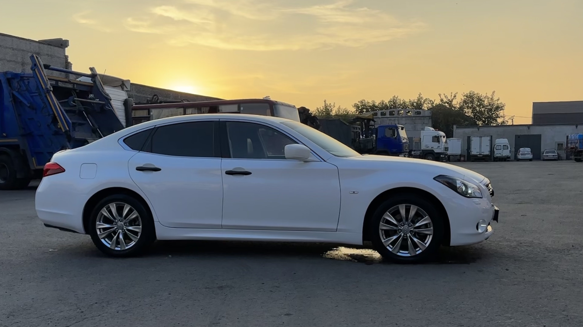 Infiniti M (3G) 2.5 бензиновый 2012 | Белый Финик на DRIVE2