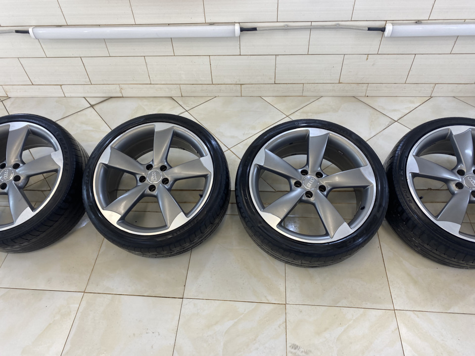 Шины летние Pirelli 255/35 R20, литые диски Ronal 8,5Jx20 ET45 5x112 на ...