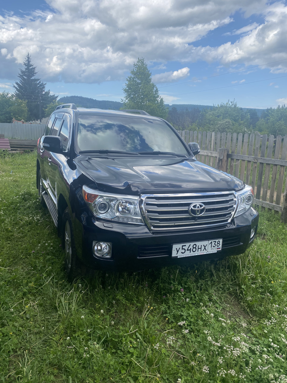 Ищу заглушки или крышки третьего ряда сидений на свой автомобиль — Toyota  Land Cruiser 200, 4,6 л, 2012 года | запчасти | DRIVE2