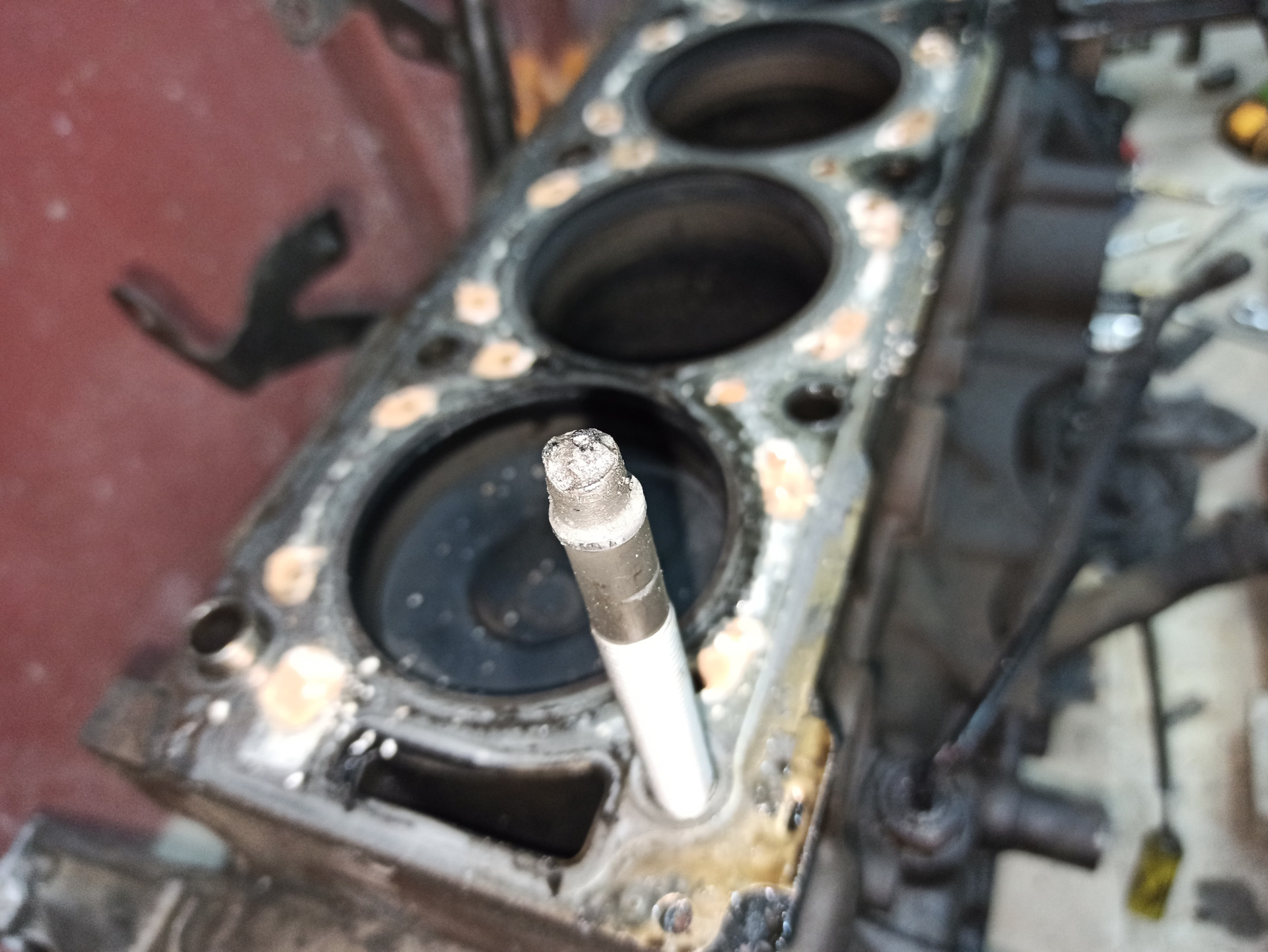 чем высверлить болт гбц — Citroen C5 (1G), 2 л, 2002 года | своими ...