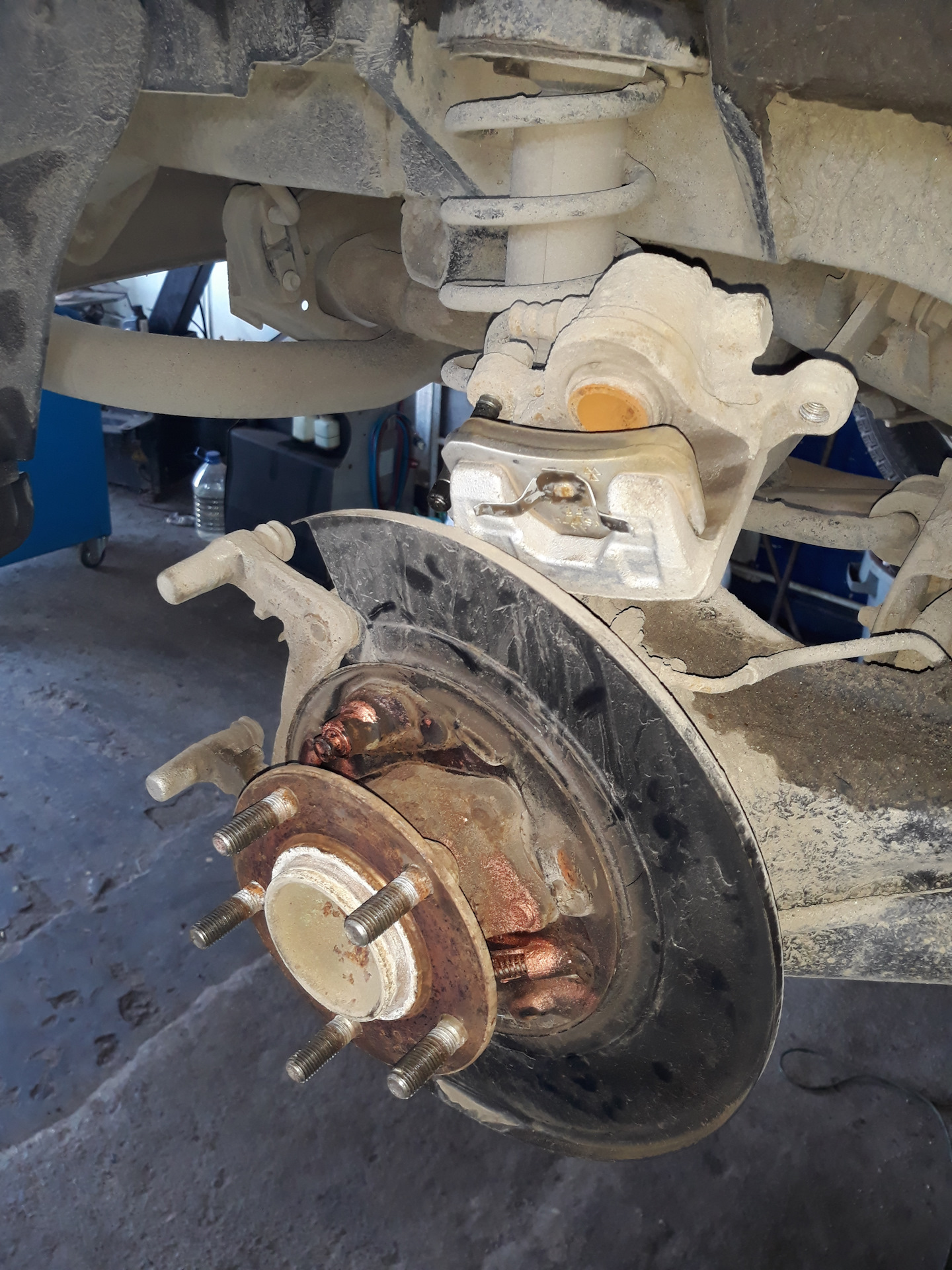 Колодки ручника и зад.тормоза — Mitsubishi ASX, 1,6 л, 2011 года ...