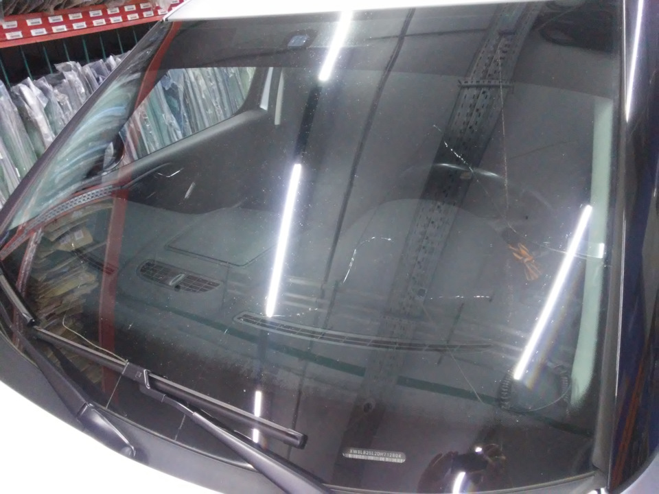 Замена лобового стекла. — Skoda Yeti, 1,8 л, 2013 года | расходники ...