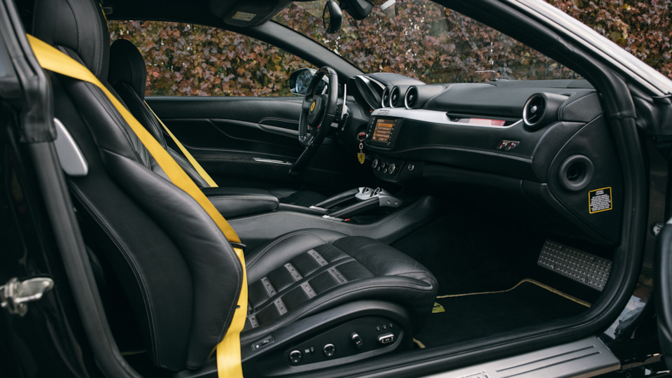 Фото в бортжурнале Ferrari FF