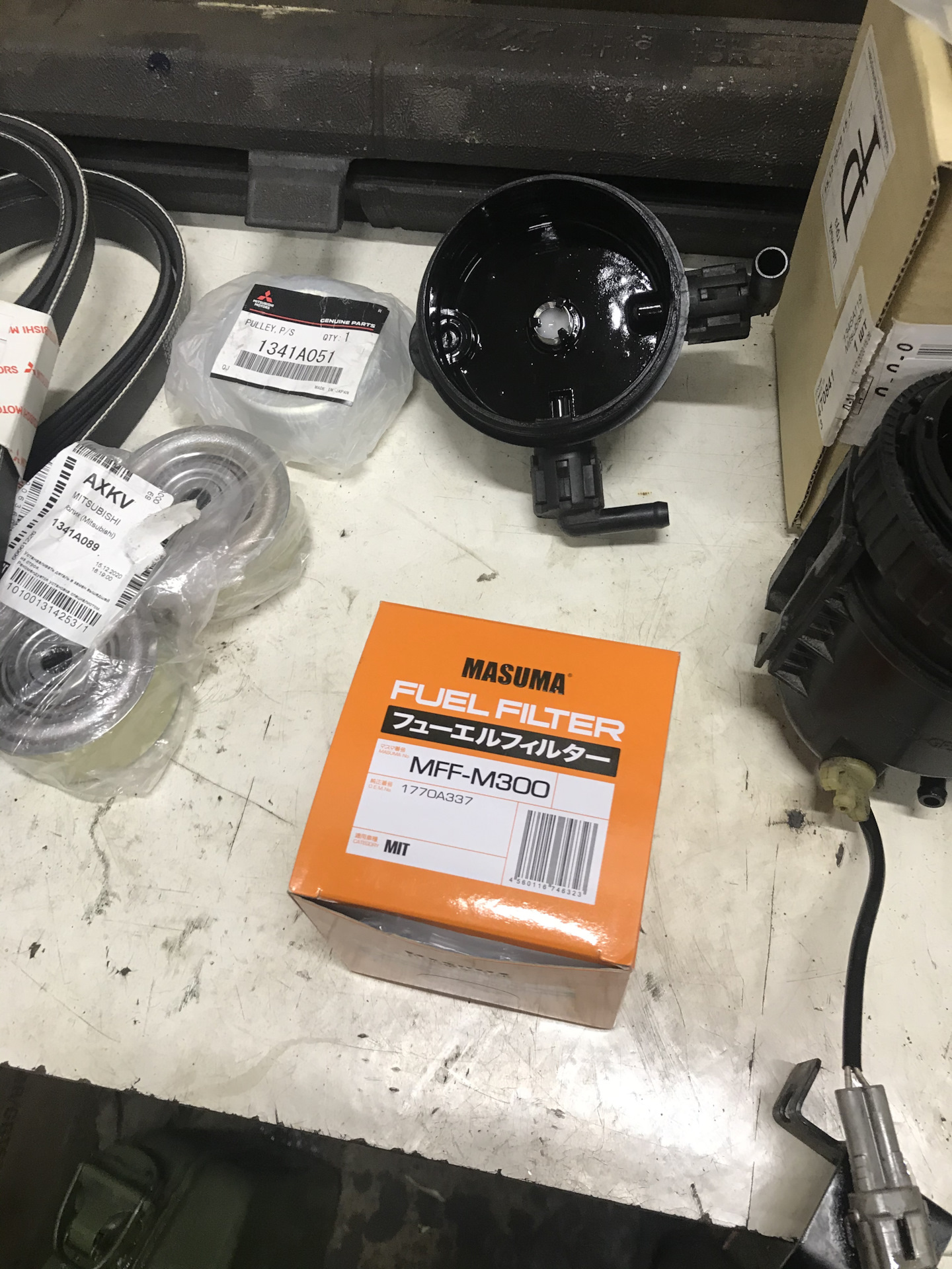 Замена помпы, ремней и роликов на МПС3 / Митсубиси Паджеро 3 + ТО ...