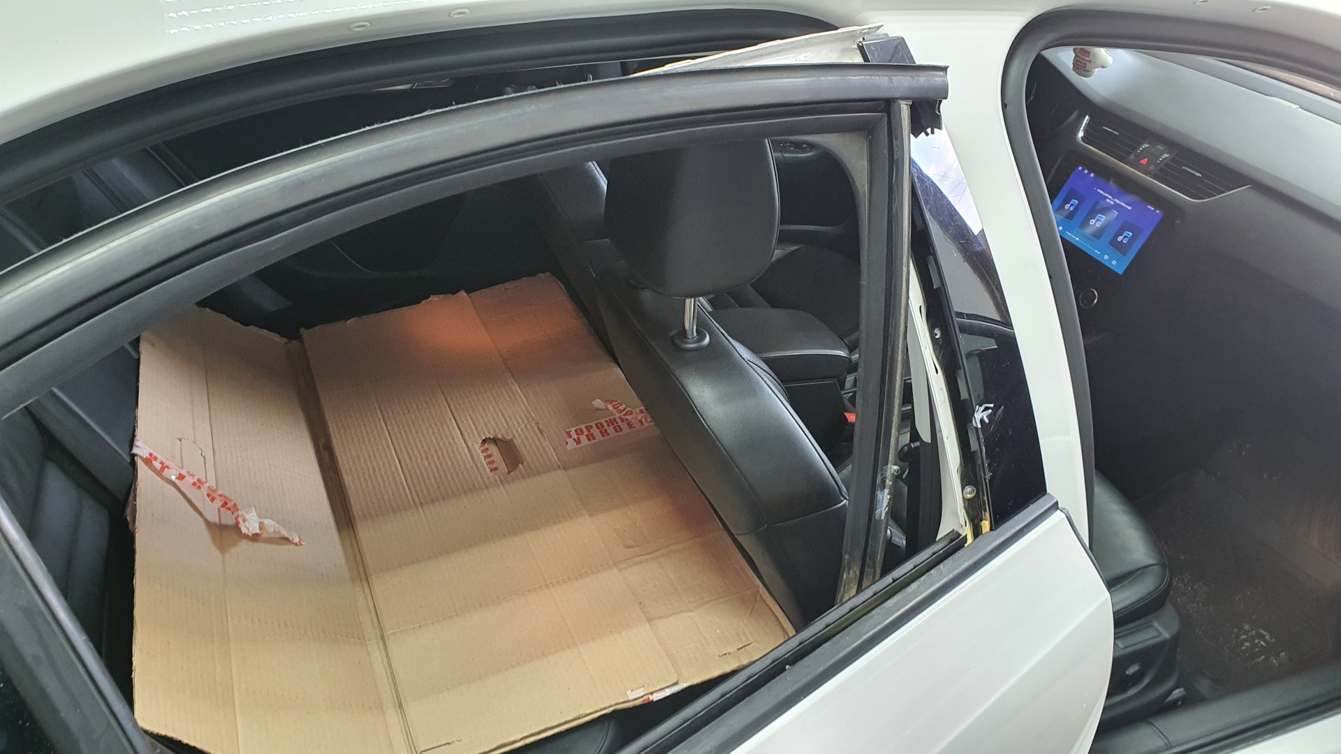 спойлер на стекло октавия а7. заднее стекло skoda octavia a7. стекло шкода октавия а7. стекло заднее skoda octavia a7. Skoda octavia a7 спойлер на стекло.