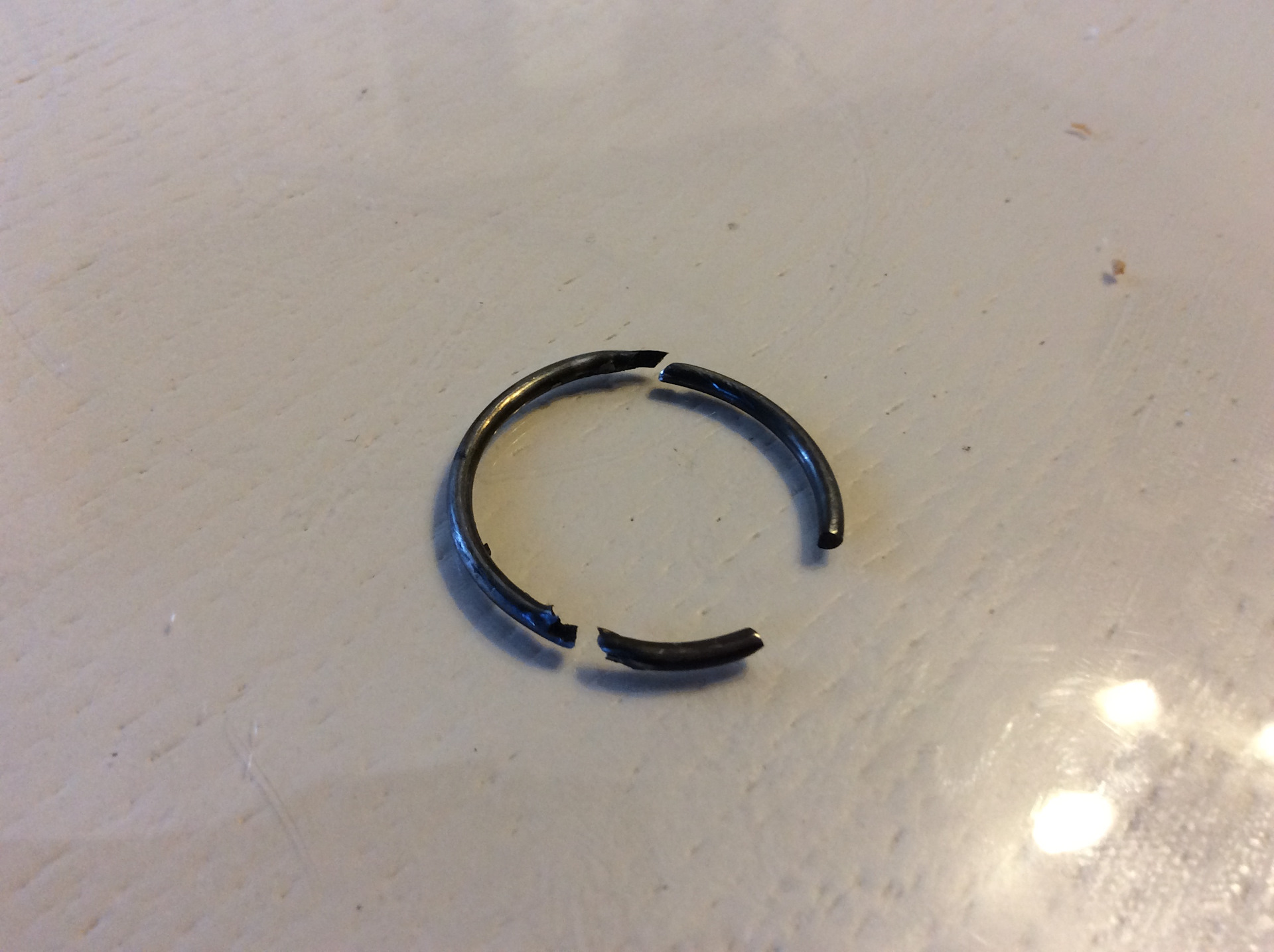 Стопорное кольцо шруса ваз. Стопорное кольцо привода Mazda 3. Hyundai Accent стопорное кольцо шруса. Стопорное кольцо шруса Соната ТАГАЗ. Стопорное кольцо сцепления Соната.