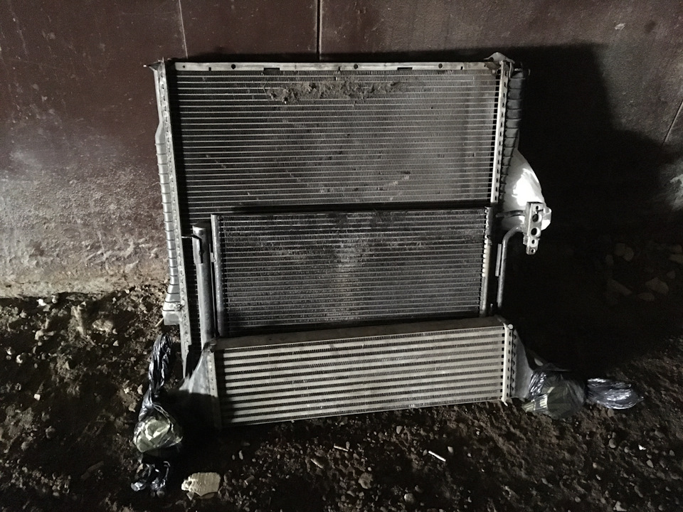 Мойка радиаторов, помпа, термостат и массовый провод блока свечей ...