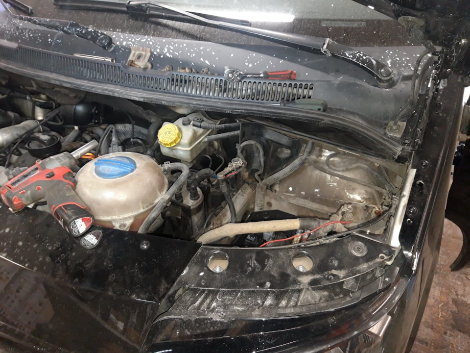 Блок предохранителей — Volkswagen Transporter T5, 2,5 л, 2004 года ...