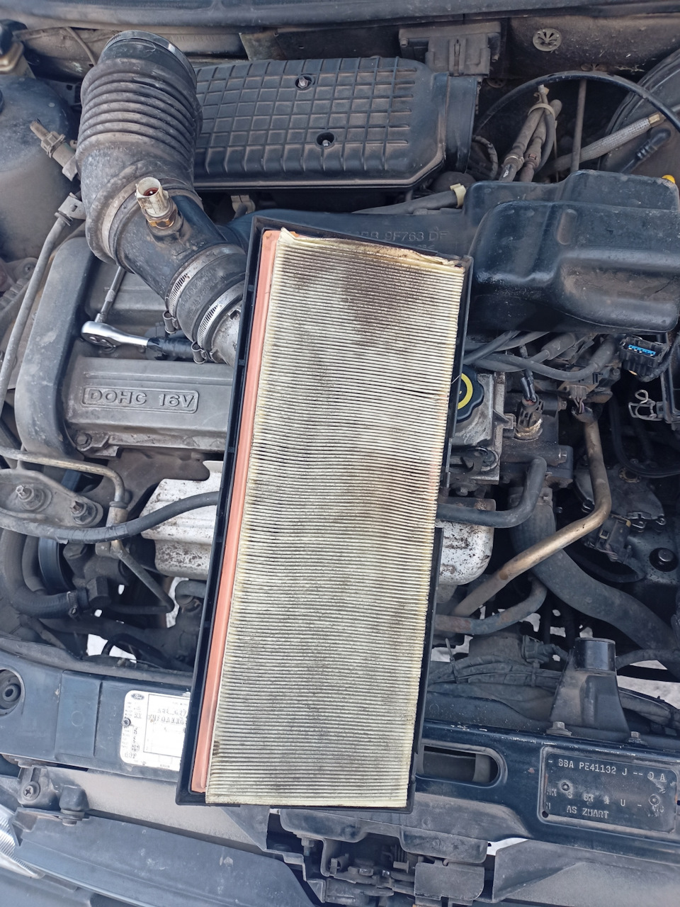 грязнуля — Ford Mondeo I