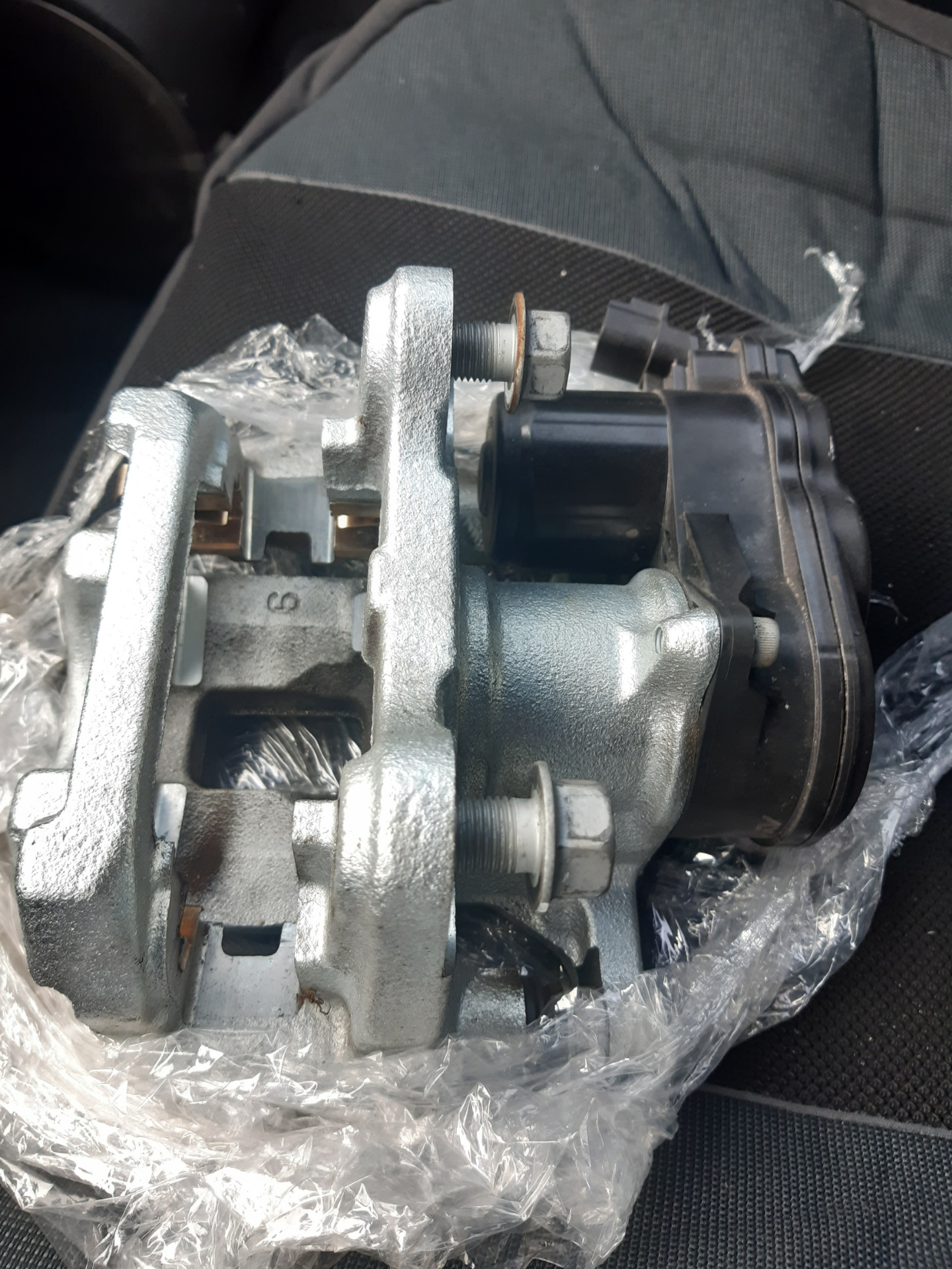 Swap задних тормозов. Электрический ручник — Toyota RAV4 (III), 2 л ...