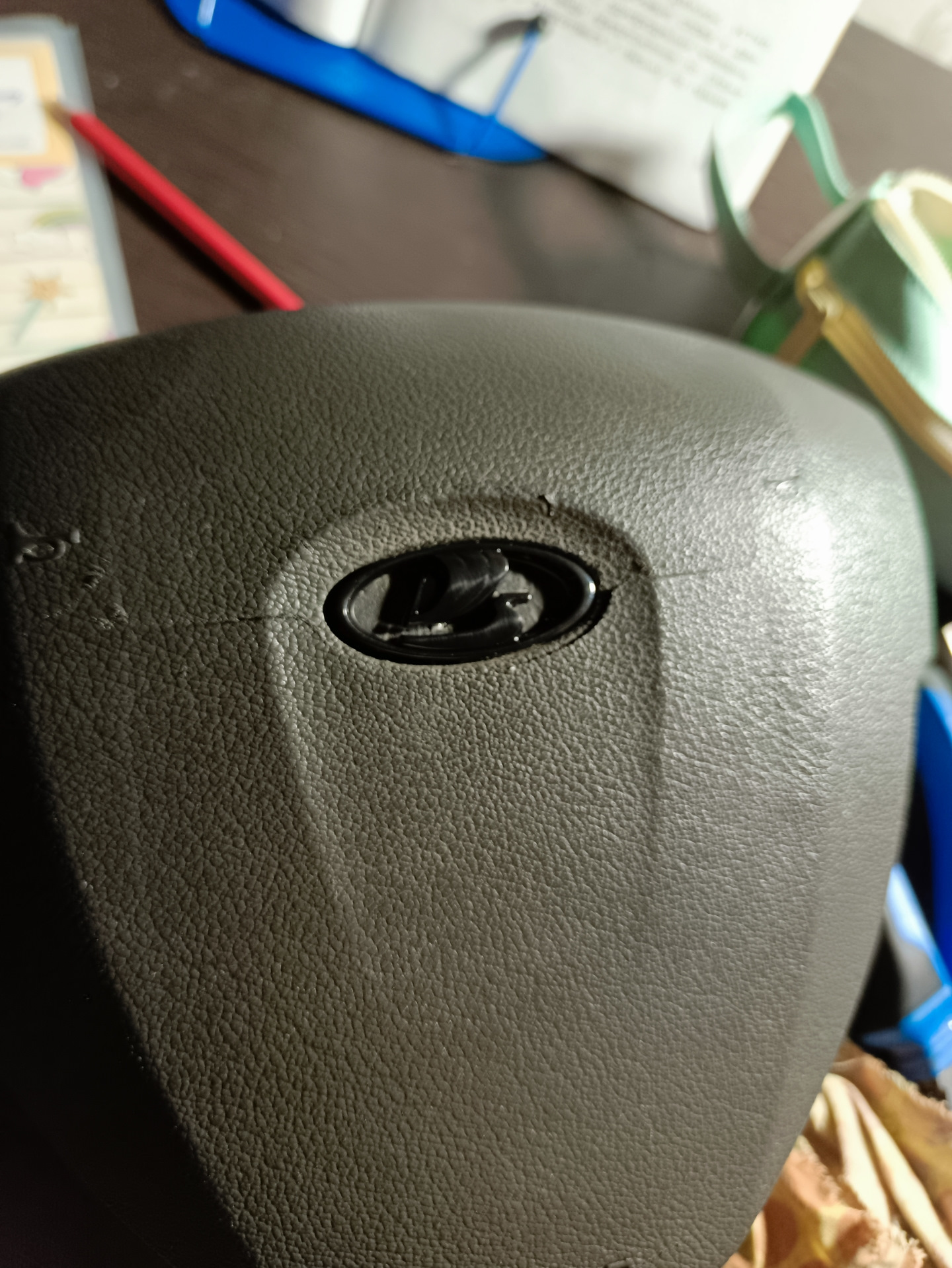 Замена шильдика на руле (перешивка руля в процессе) — Lada Приора седан ...