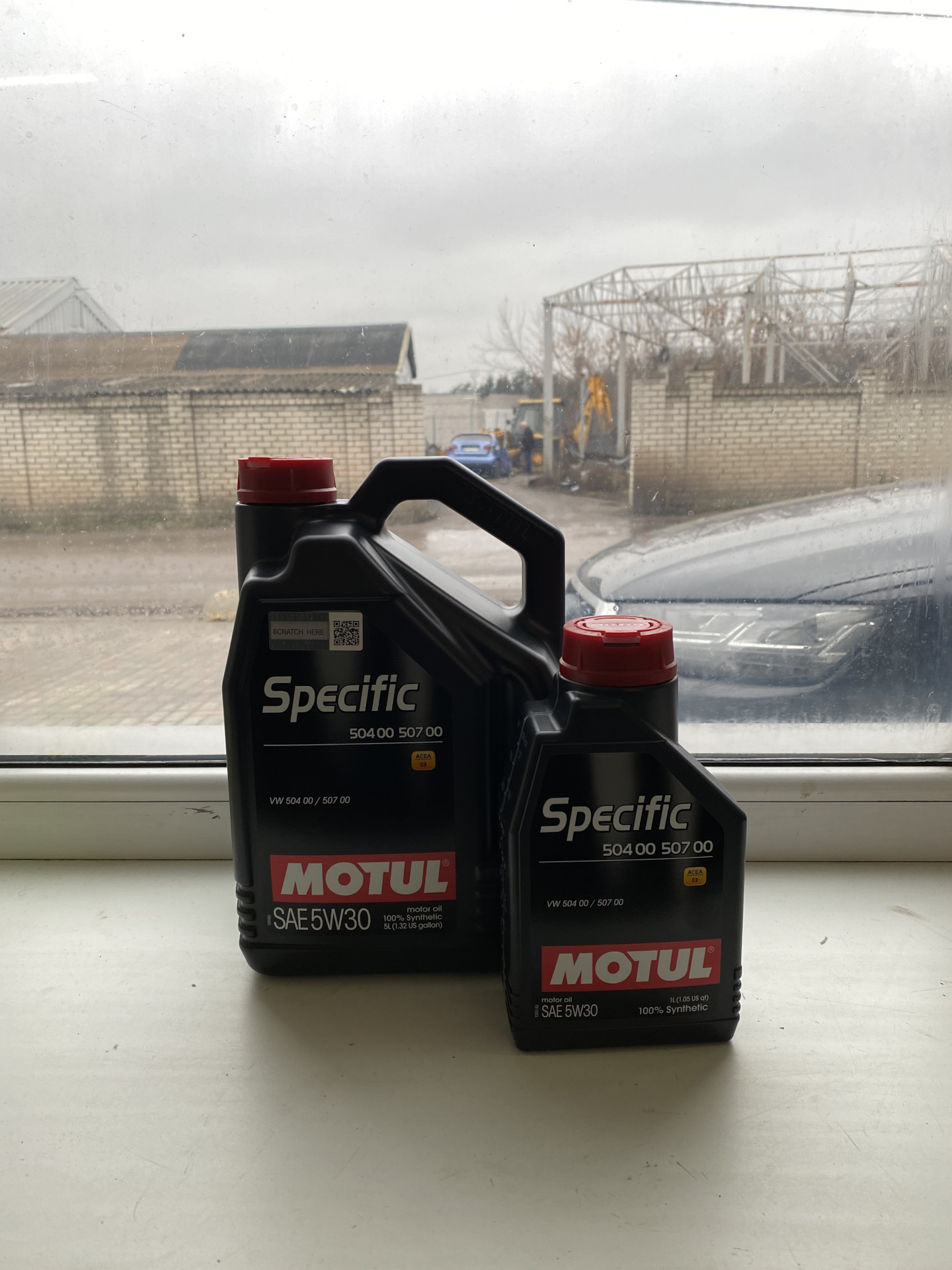 Motul sae 5w30. Замена масла мотюль Чернышевского Сарат. Можно ли заливать масло мотюль 5w30 , на Фольксваген поло седан 2015г.