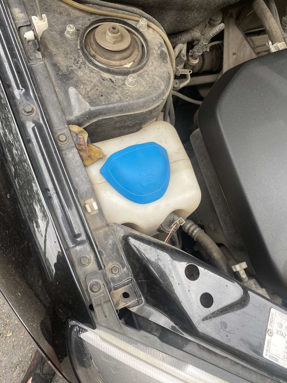 Крышка воронка бачка омывателя ВАЗ/VAG — LADA Гранта лифтбек, 1,6 л ...