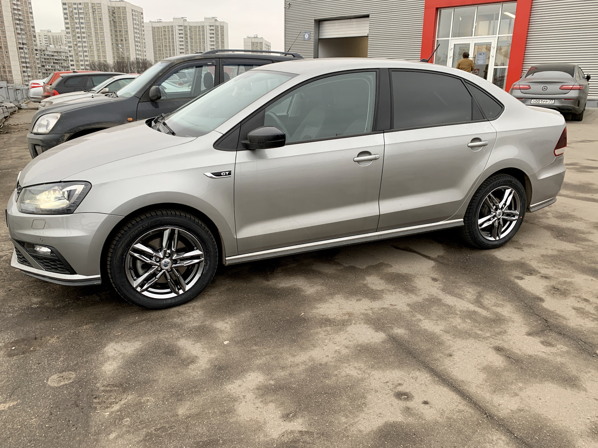 K k где производят. VW Polo sedan r16. Диски Volkswagen Polo gt. Поло седан на 16 дисках КИК. R16 на поло седан.