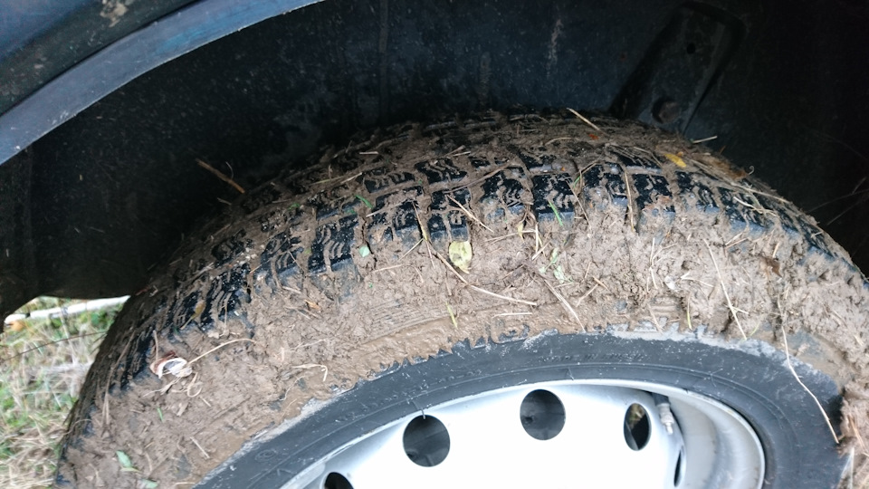 Замыливается, но едет уверенно. — Lada 4x4 3D