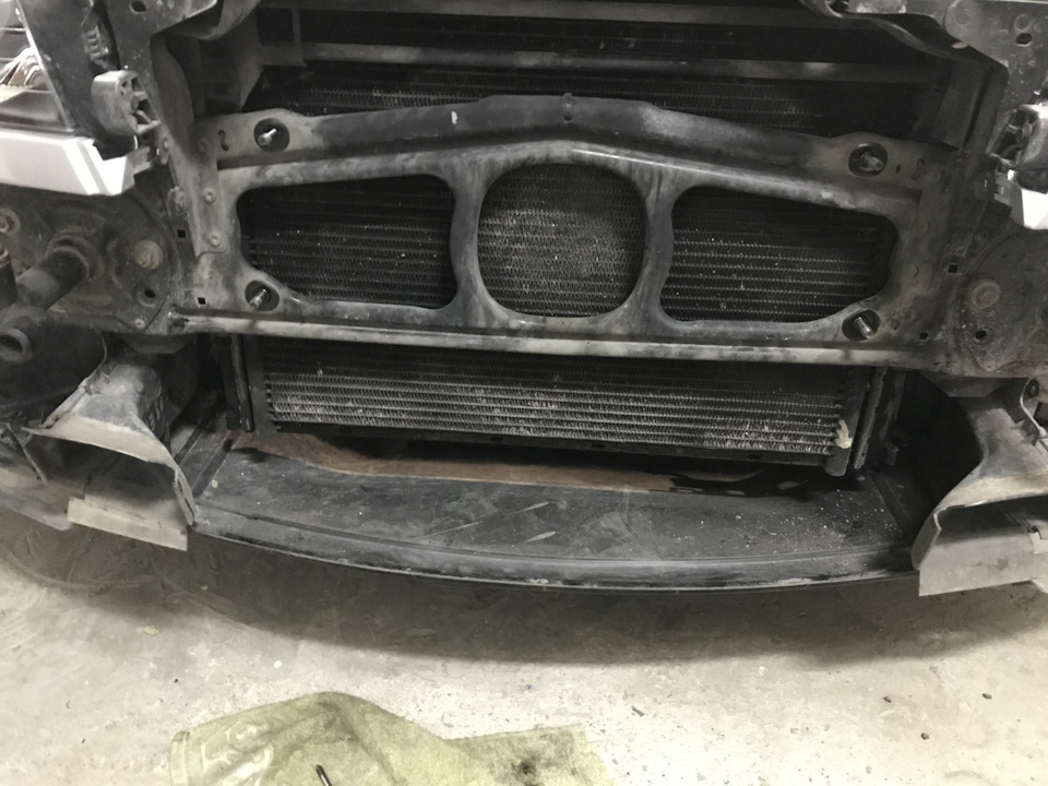 Демонтируем, чтобы улучшить проток воздуха — BMW 3 series (E46)