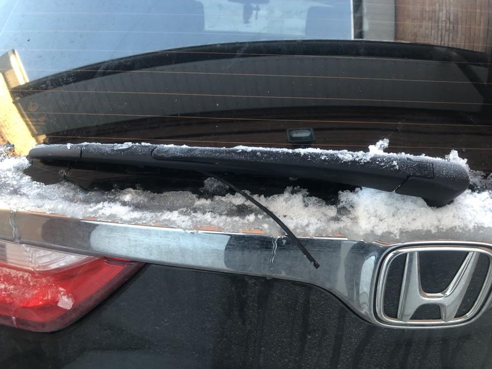 Задний дворник — Honda CR-V (5G), 2 л, 2018 года | аксессуары | DRIVE2
