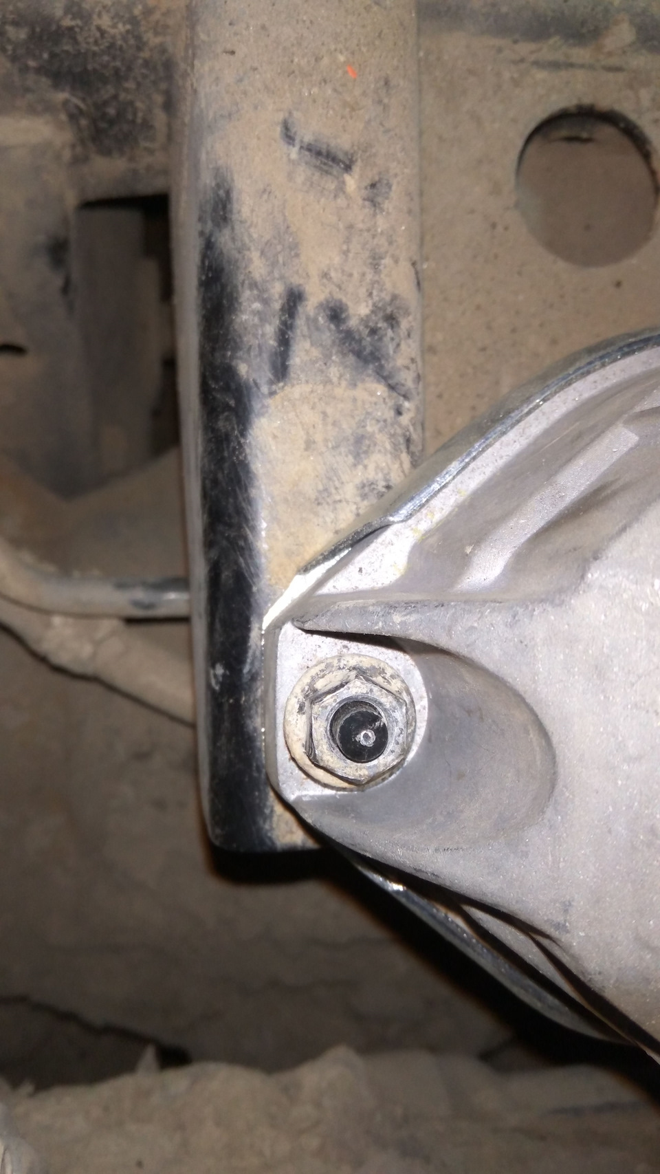 "Гидравлические" опоры двигателя — SsangYong Kyron, 2,3 л, 2013 года ...