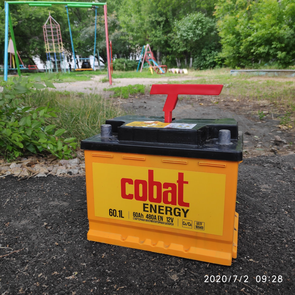 Замена аккумулятора на лада гранта + быстро посадил новый сабвуфером ...