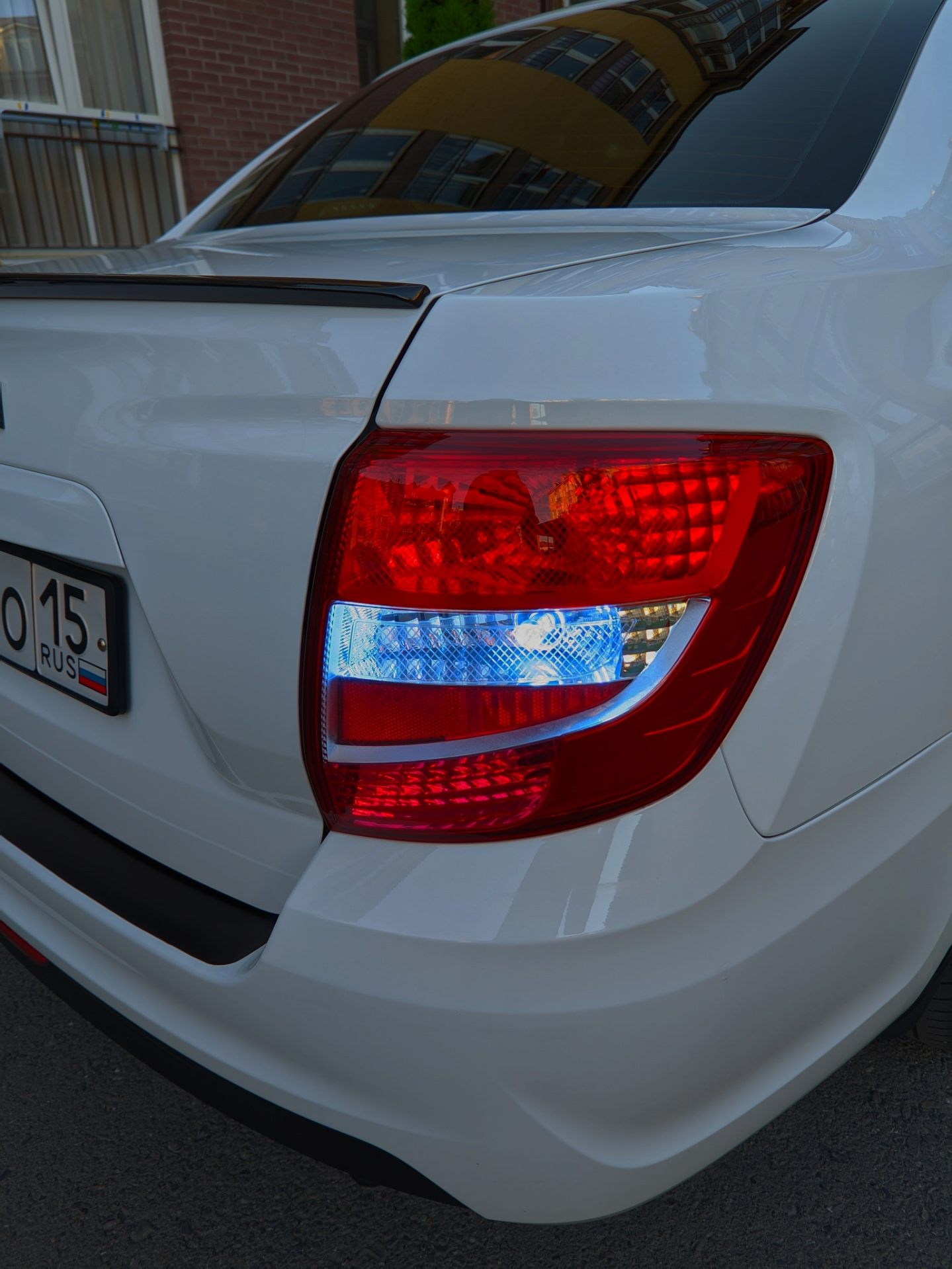 led лампы двух режимах поворотник, задних ход — Lada Гранта (2G) FL, 1 ...