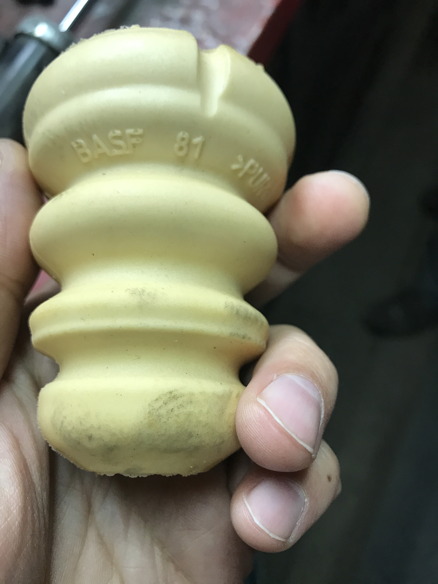 Замена Отбойника заднего Амортизатора — KIA Ceed (2G), 1,6 л, 2014 года ...