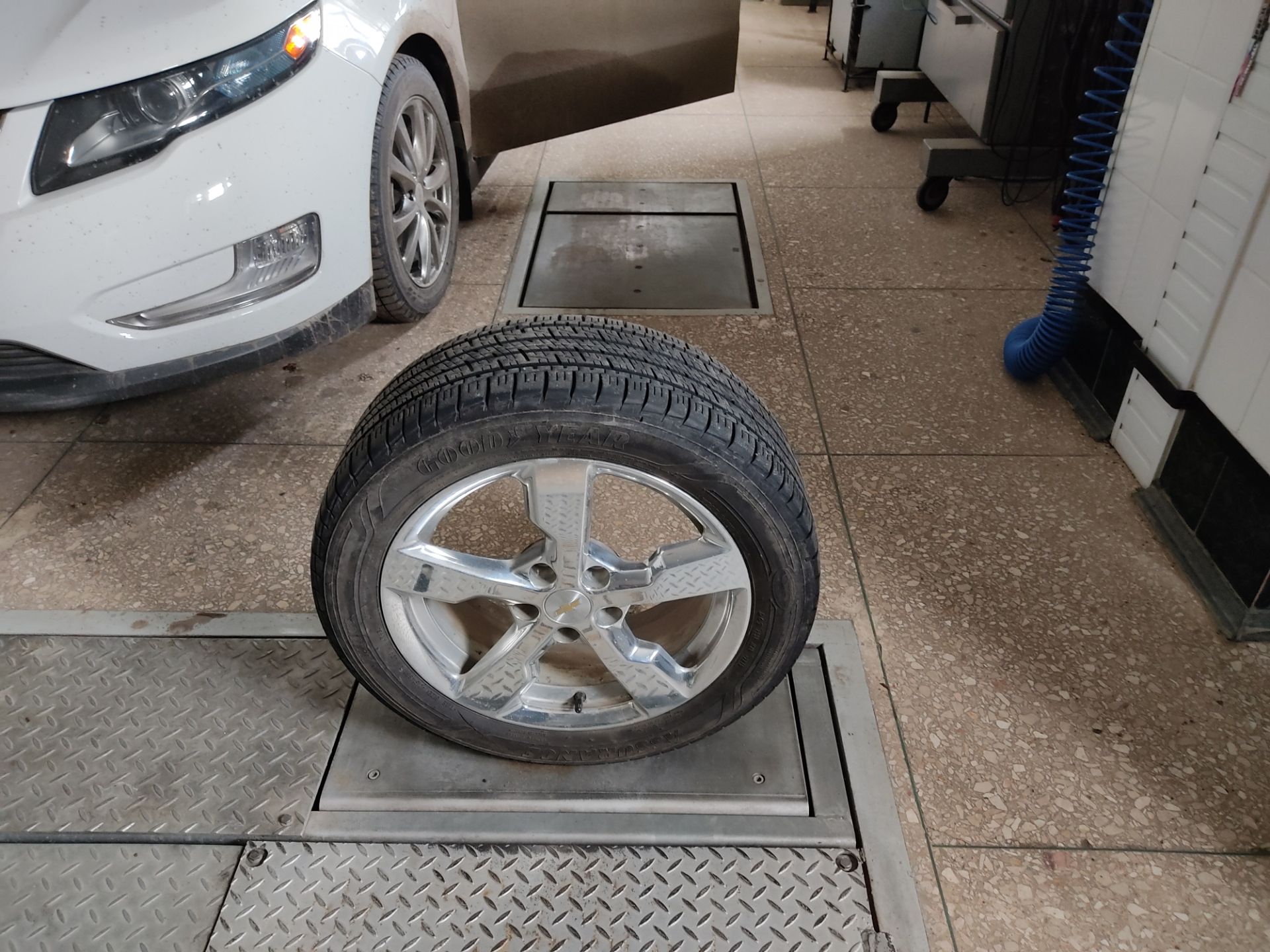 Сколько весит диск в сборе с шиной. — Chevrolet Volt (1G), 1,4 л, 2014 ...