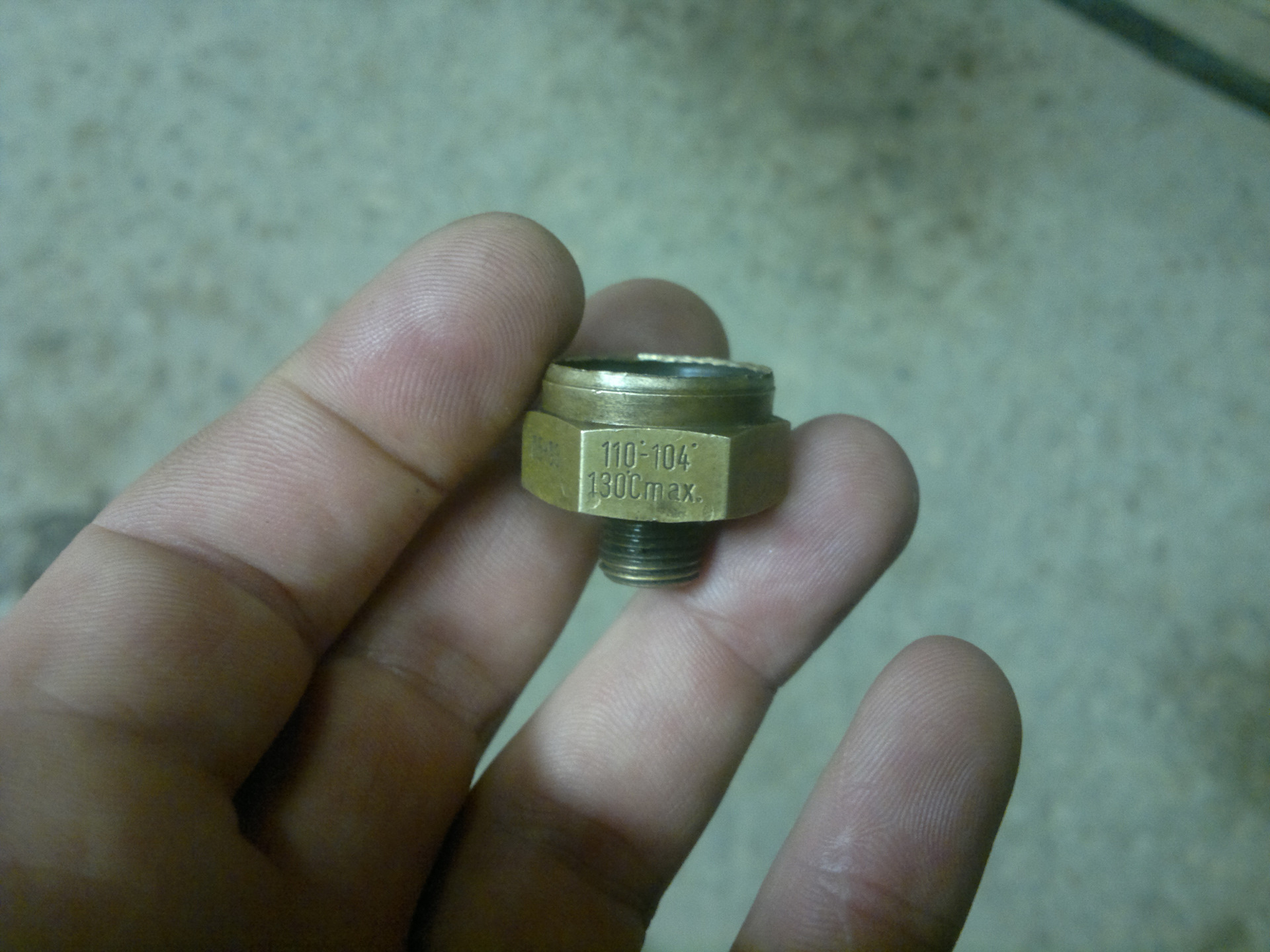 Датчик включения вентилятора ауди 80 б3. Датчик вентилятора ауди 80 б4. Датчик включения вентилятора ауди 80 b3. Датчик вентилятора ауди 80 б4. Датчик вентилятора ауди 80 б4.