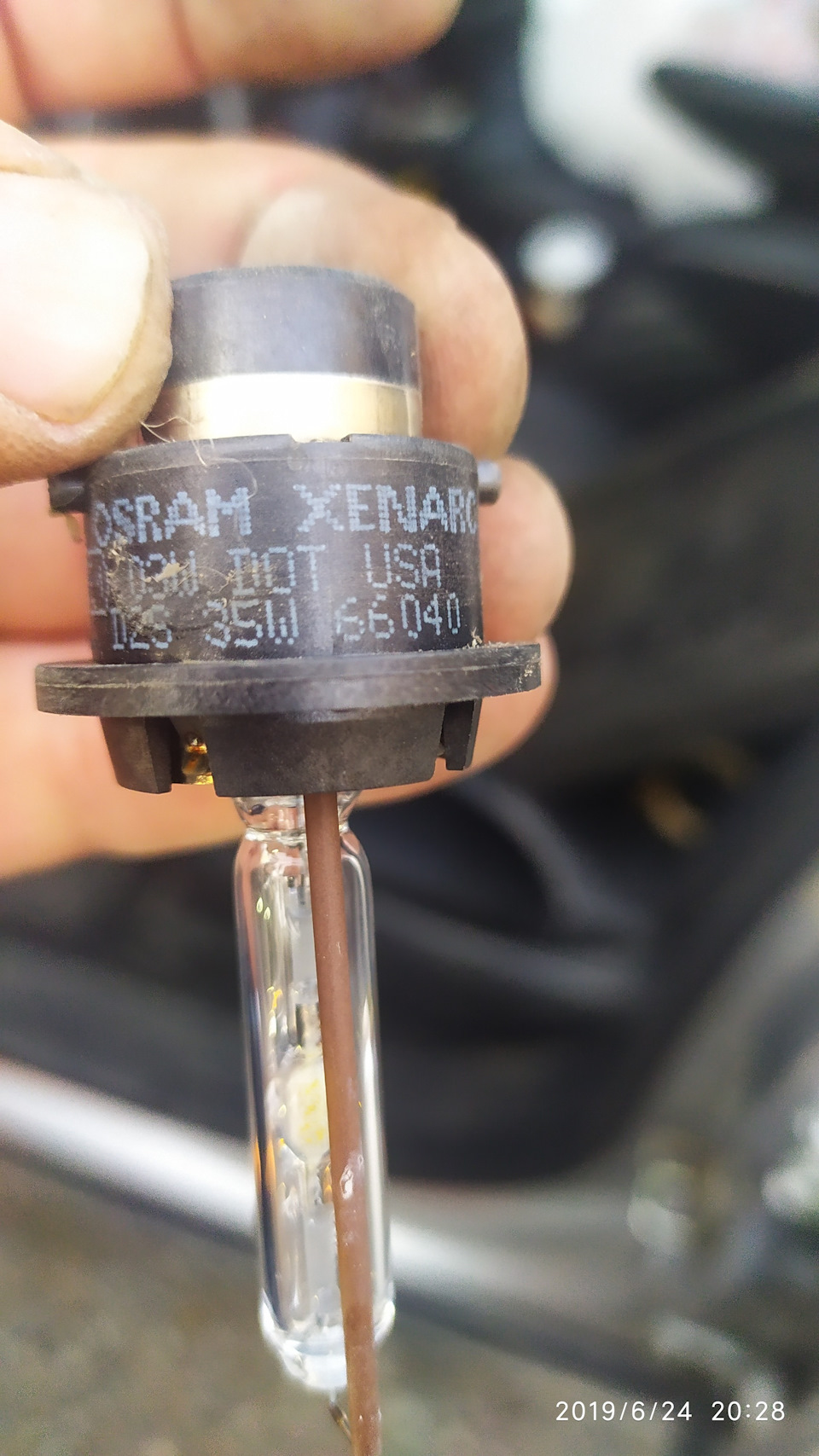 погорела лампа, частично подсвечивает климат, не горит экран магнитолы ...