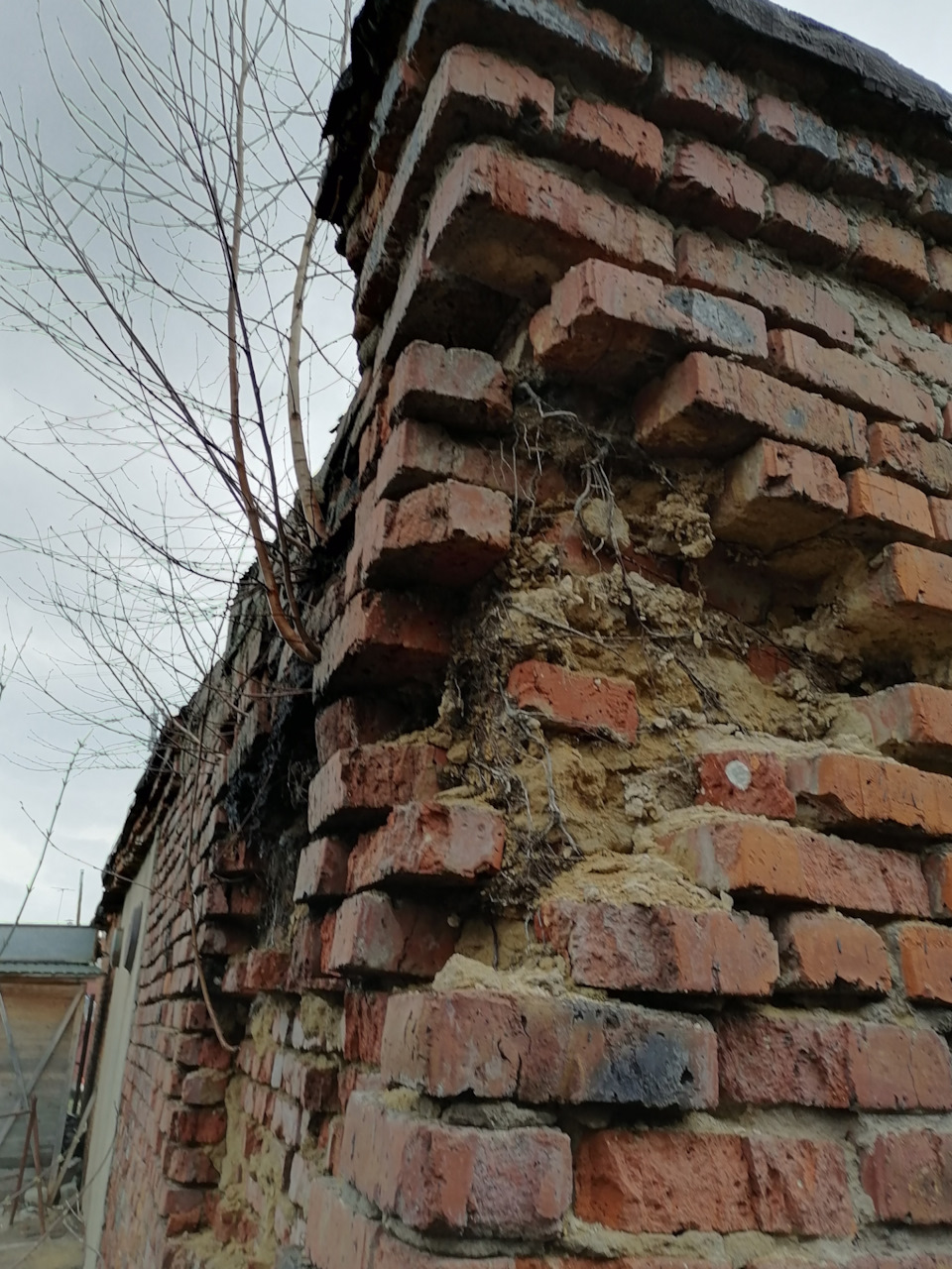 Стена гаража пипец! — DRIVE2