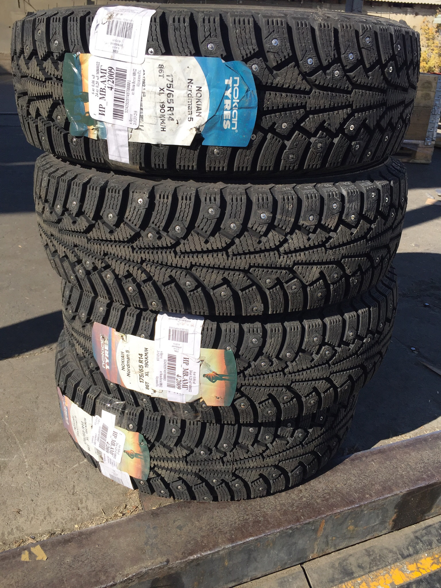 Nokian Norman 5 — Toyota Vitz (130), 1 л, 2015 года | шины | DRIVE2