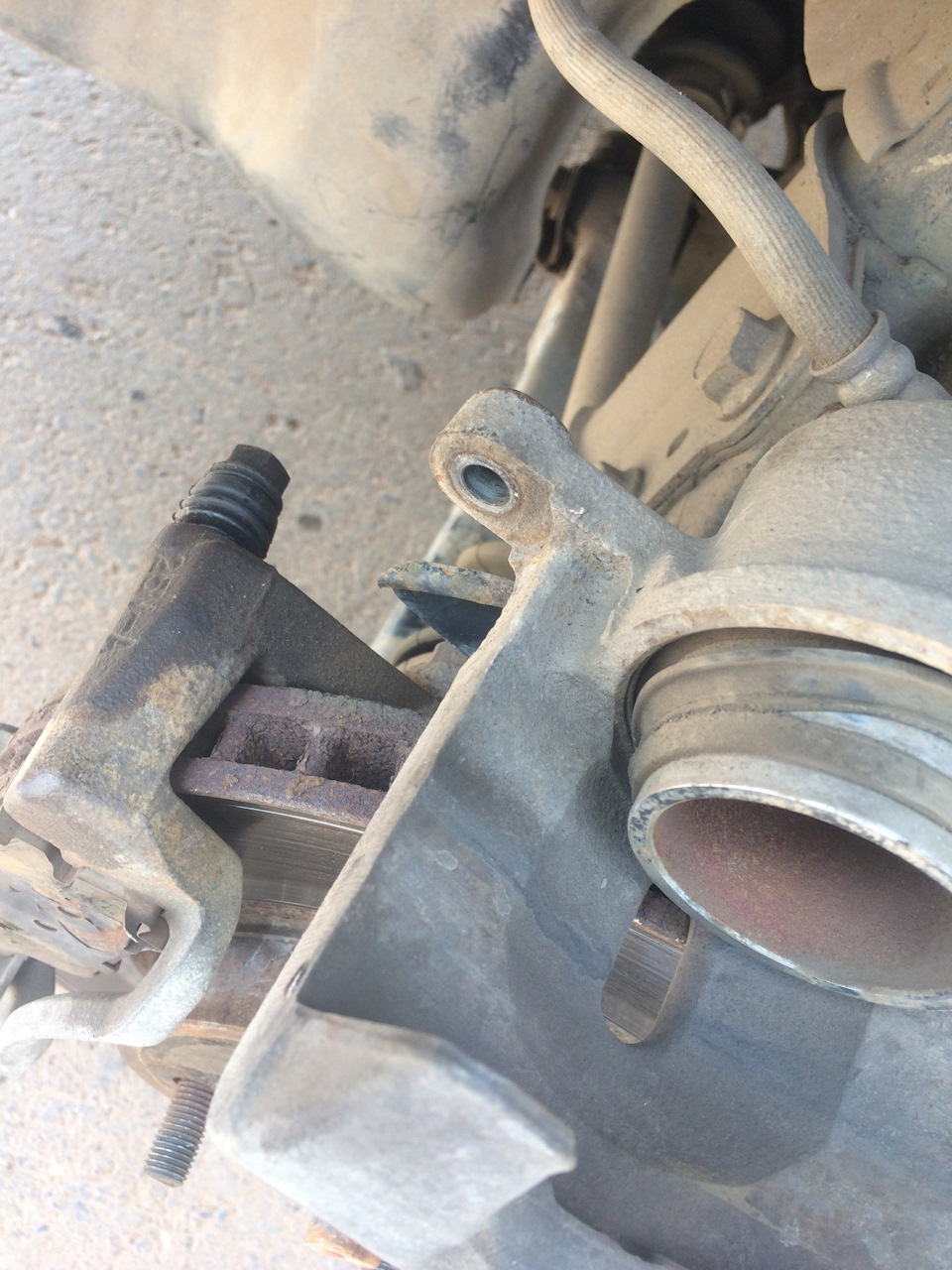 Тормоза. Пыльники и натяжка ручника — Toyota Corolla (120), 1,8 л, 2005 ...