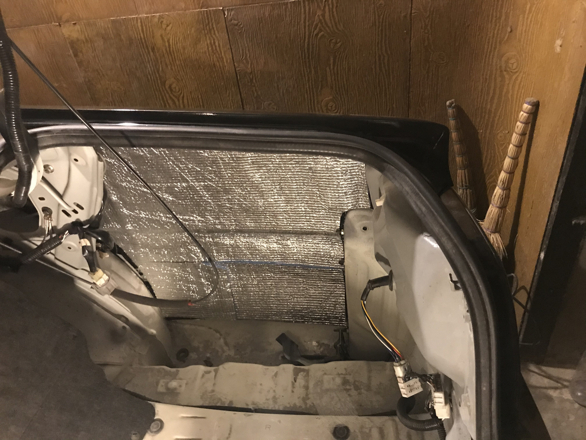 Антикор днища, шумка задних крыльев, салон — Toyota Chaser (100), 2,5 л ...