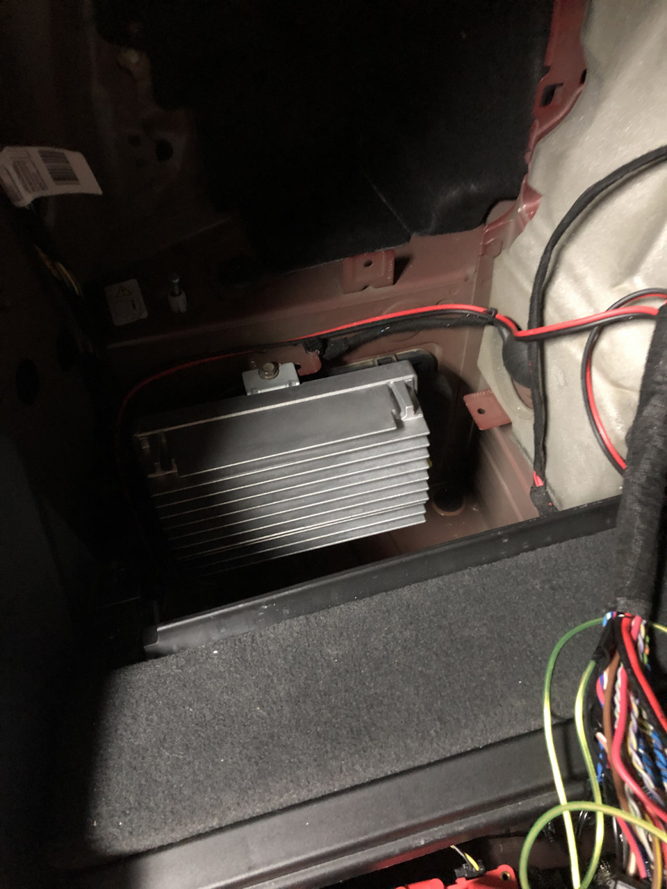 Подключение саба стэлс часть 2 — BMW X6 (E71/E72), 3,5 л, 2010 года ...