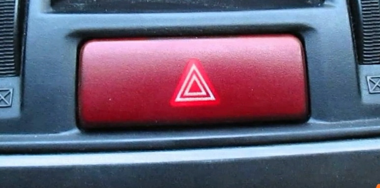 Кнопка аварийной остановки — Mitsubishi Lancer IX, 1,6 л, 2005 года ...