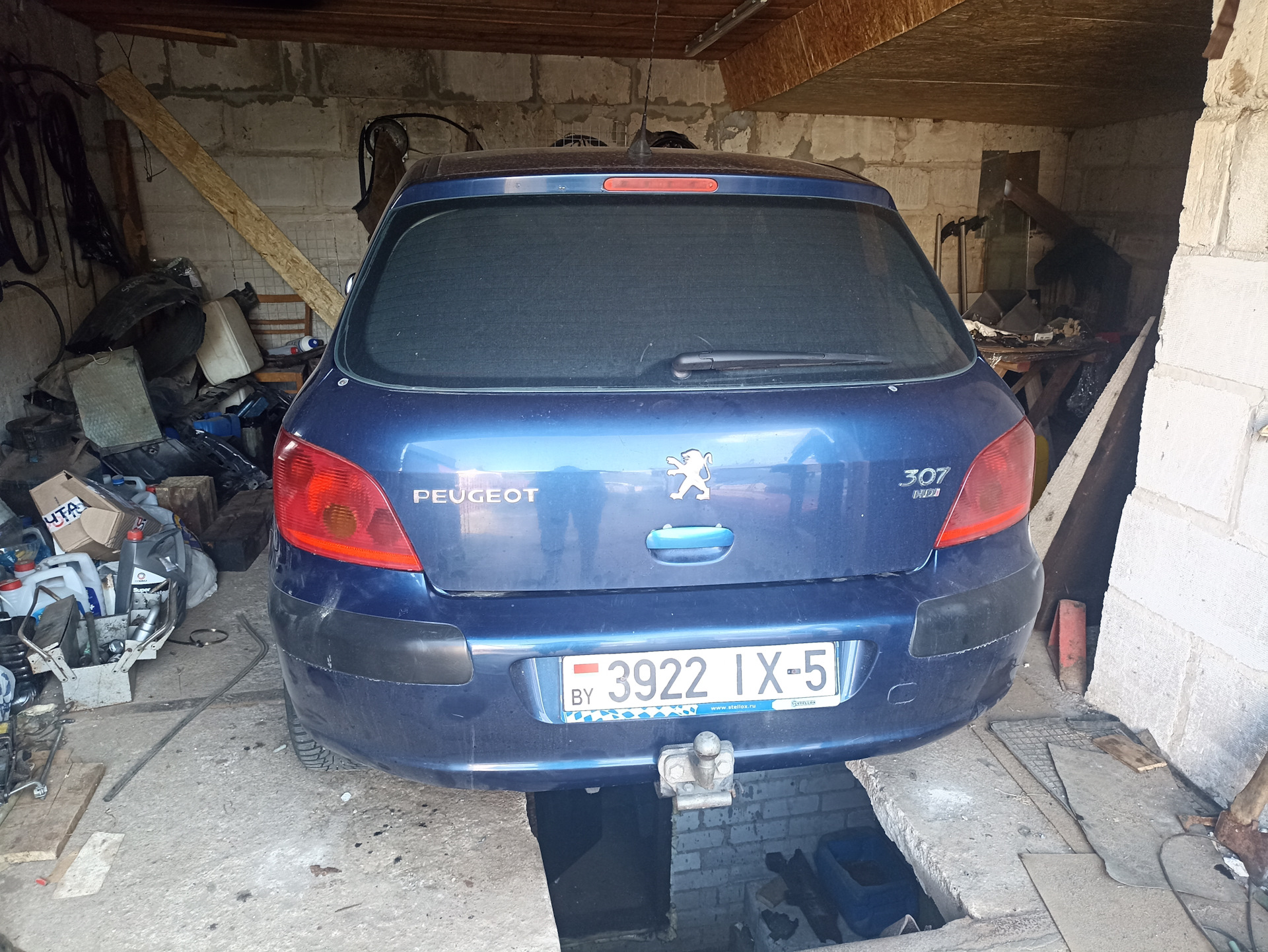 установка фаркопа на пежо 408