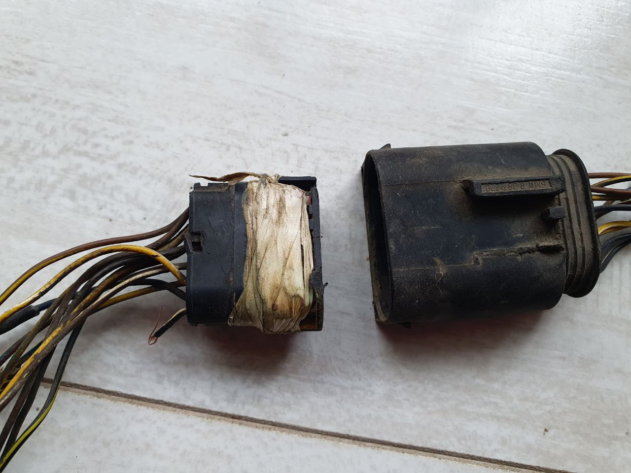 Замена штекера косы парктроника — BMW 5 series (E60), 3 л, 2003 года ...