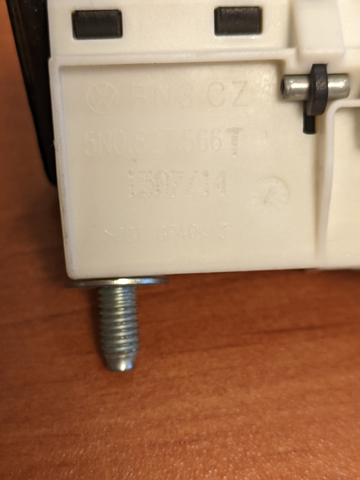 Ручка открывания багажника на Volkswagen Jetta VI, Volkswagen Tiguan ...