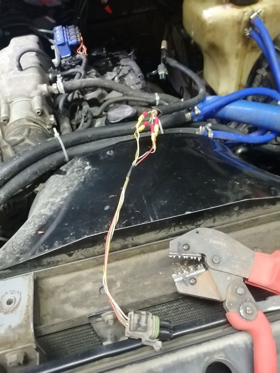 Сгорел предохранитель бензонасоса — УАЗ Patriot, 2,7 л, 2011 года ...