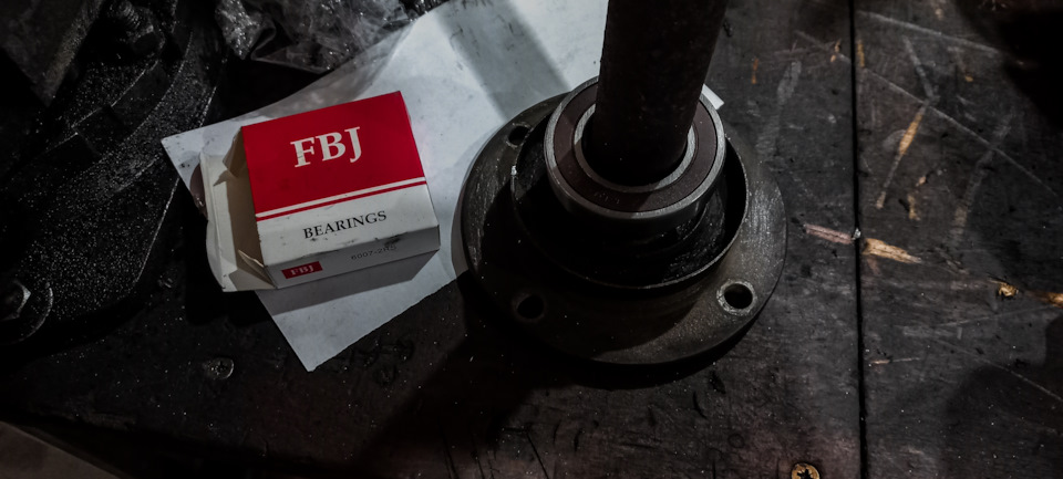 Заменили подшипник на новый. — Mitsubishi Pajero (1G)