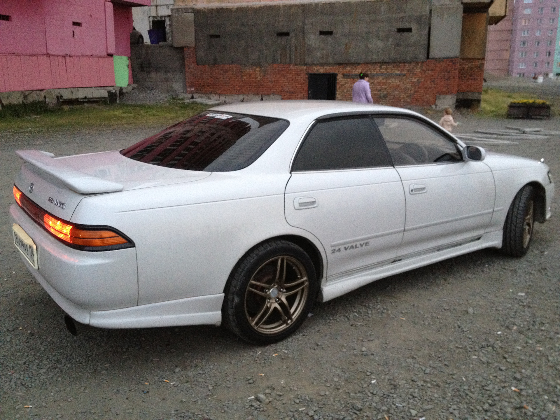 Купил марка 90. Диски на Тойота Марк 2 90 кузов. Toyota Mark 2.5 1995. Toyota Mark 2 90 Shogun. Mark 2 90 AVS model 5.