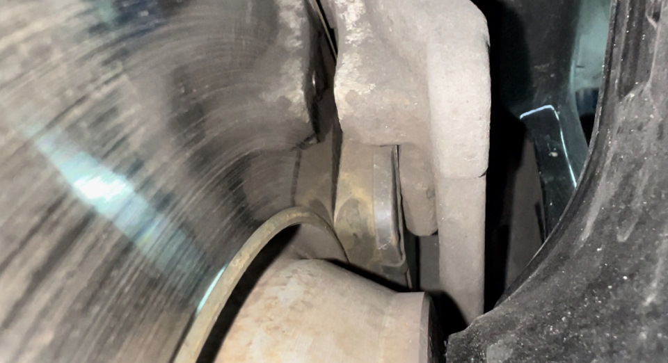 Клинит левый задний суппорт — Audi A4 (B8), 1,8 л, 2013 года | визит на ...