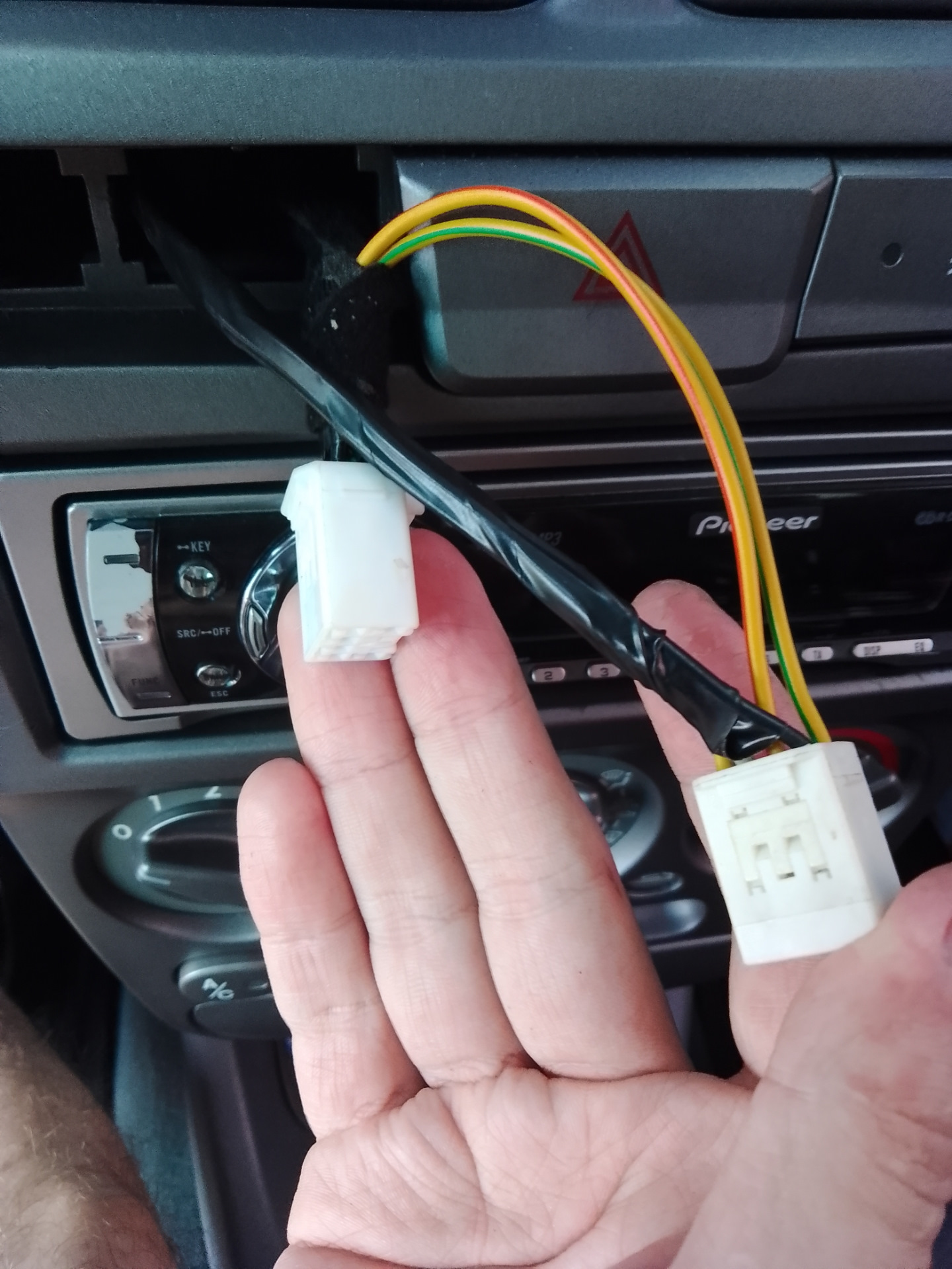 Кнопка омывателя фар — Hyundai Accent (2G), 1,5 л, 2011 года ...