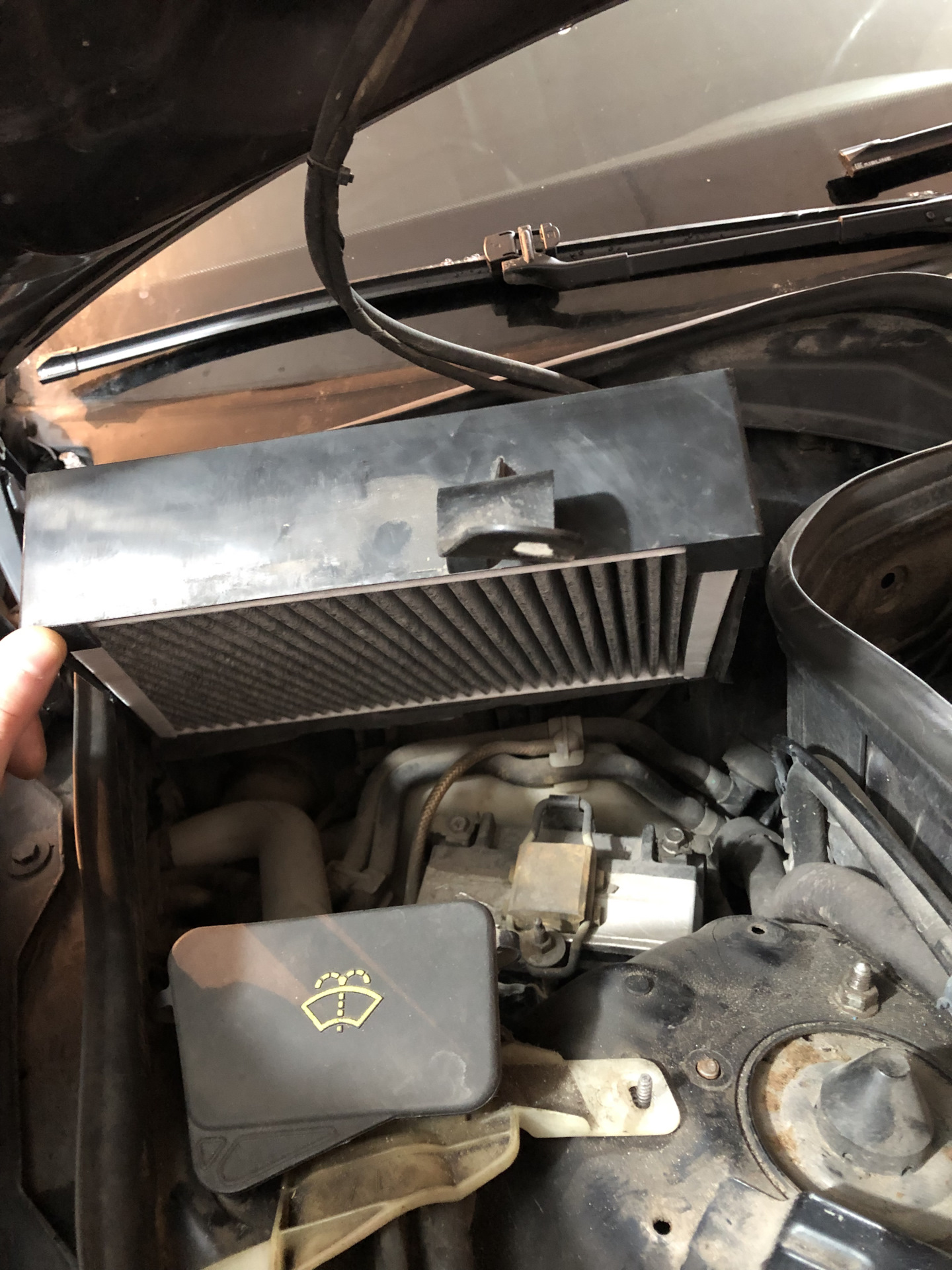Замена фильтра салона w211 Уголь — Mercedes-Benz E-Class (W211), 2,6 л ...