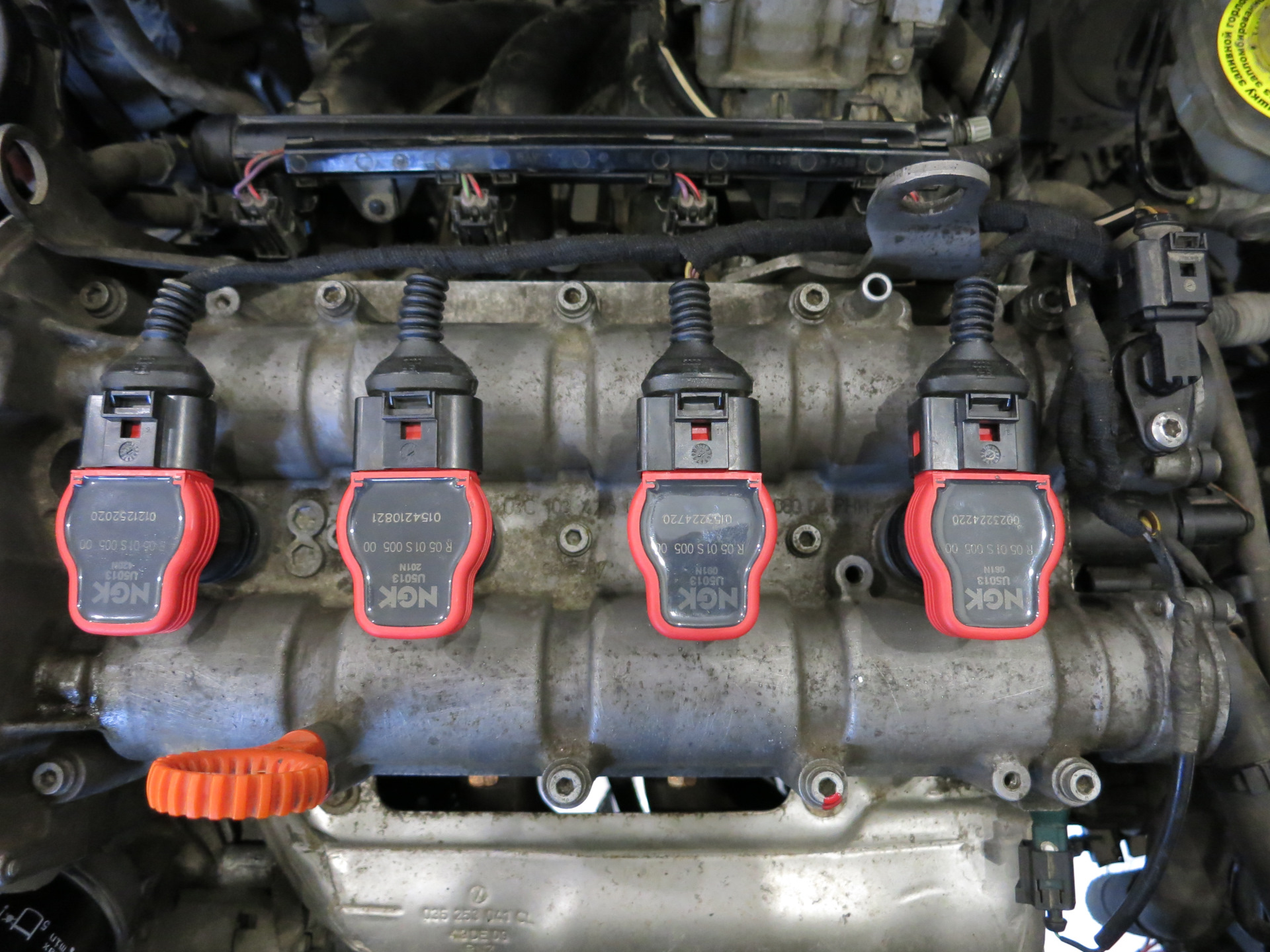 26. Катушки зажигания NGK 48040 (красные) — Skoda Fabia Mk2, 1,6 л ...